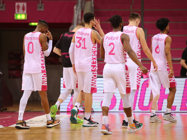 都暗示着球 都暗示着球