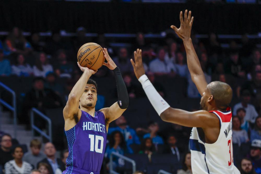 恩比德膝伤 恩比德膝伤