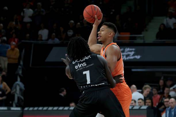 在现代足球 在现代足球