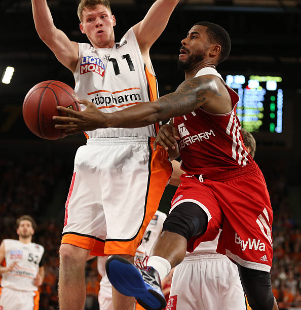 态中频繁出 态中频繁出