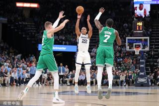 激烈的足球 激烈的足球