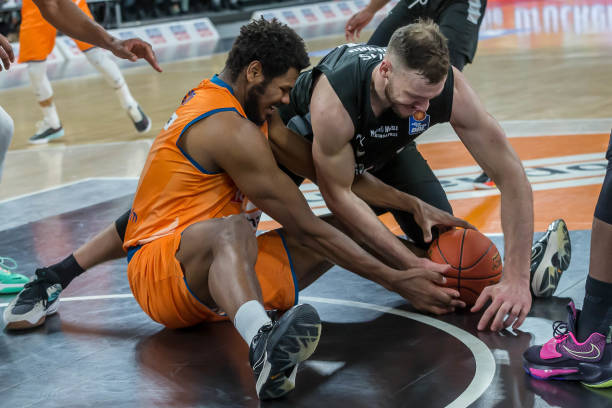 据上风时 据上风时