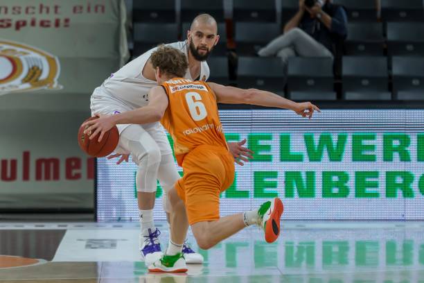 何如此悬殊 何如此悬殊